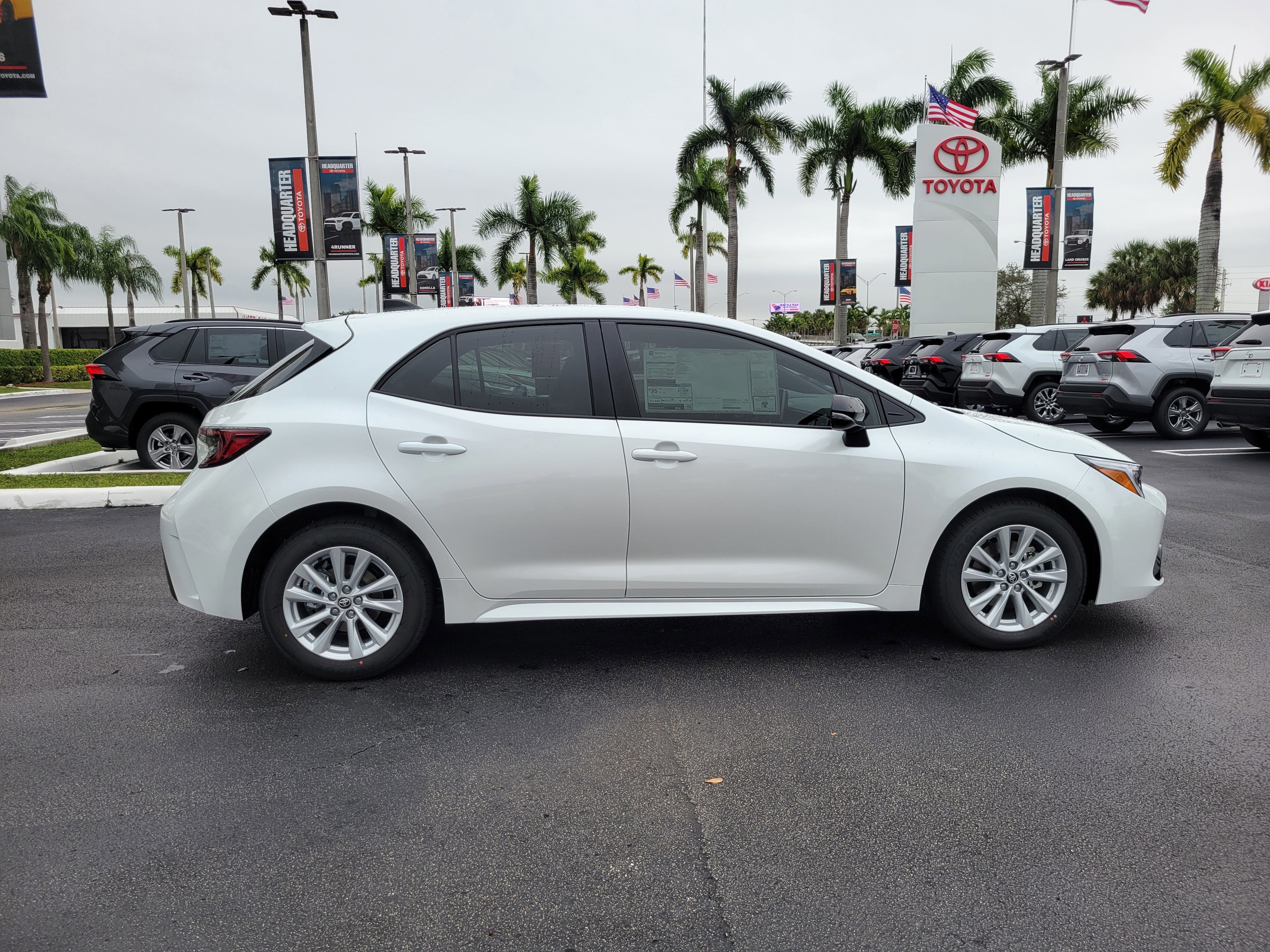 2026 Toyota Corolla Hatchback SE