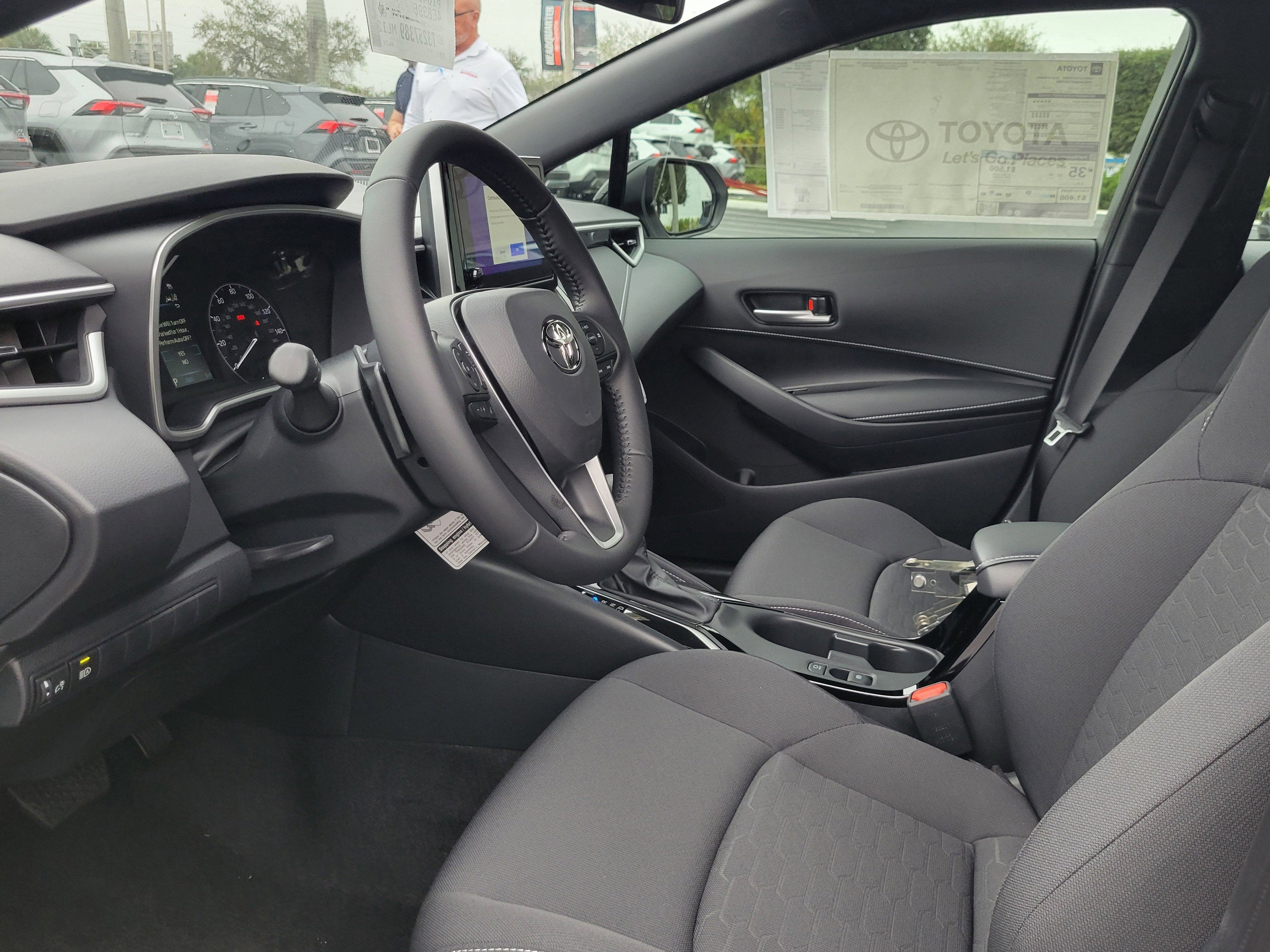 2026 Toyota Corolla Hatchback SE