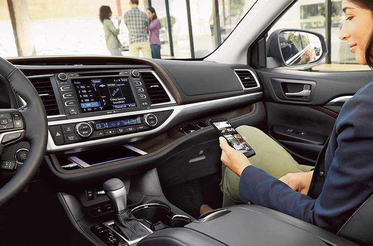 2018 Toyota Highlander at Headquarter Toyota in Hialeah FL